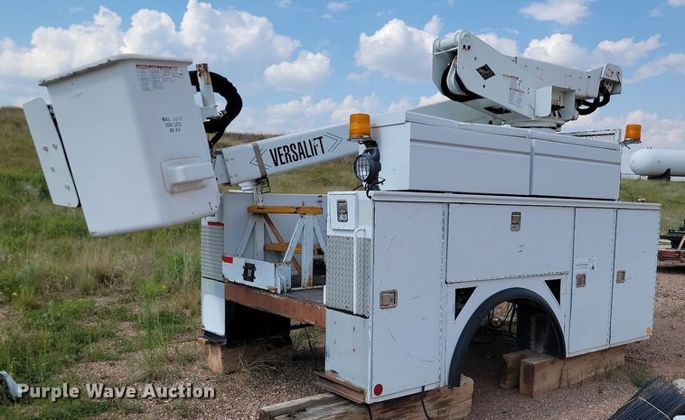 image for item DN6487 Knapheide  6133HC bucket truck bed 