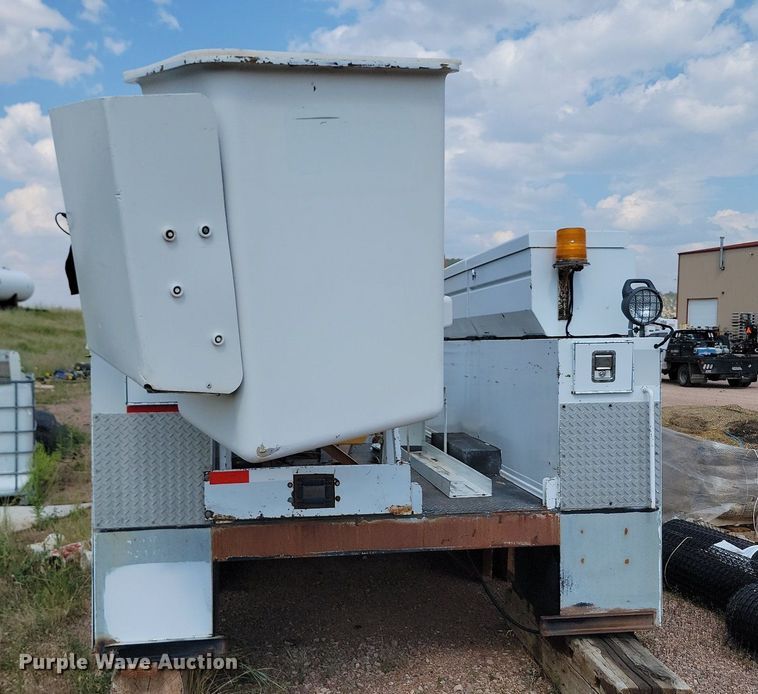 image for item DN6487 Knapheide  6133HC bucket truck bed 