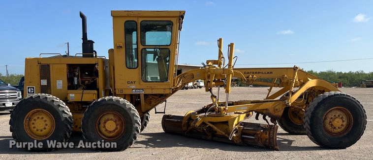 image for item DO2449 1983 Caterpillar 120G motor grader