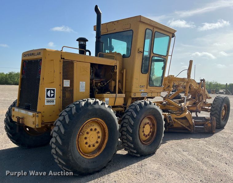 image for item DO2449 1983 Caterpillar 120G motor grader