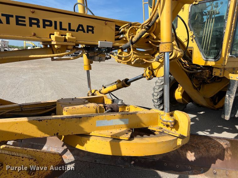 image for item DO2449 1983 Caterpillar 120G motor grader