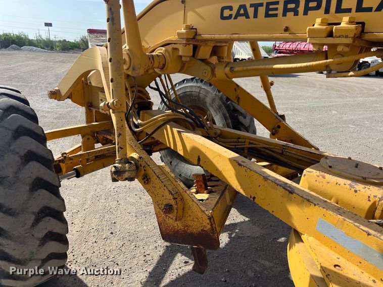 image for item DO2449 1983 Caterpillar 120G motor grader