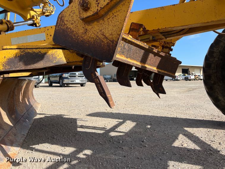 image for item DO2449 1983 Caterpillar 120G motor grader