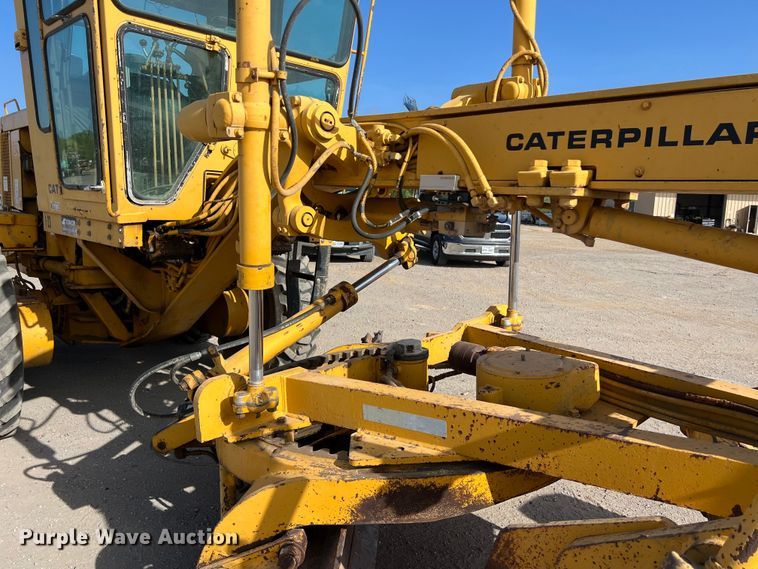 image for item DO2449 1983 Caterpillar 120G motor grader