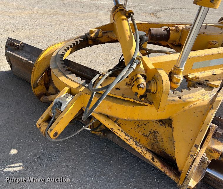 image for item DO2449 1983 Caterpillar 120G motor grader
