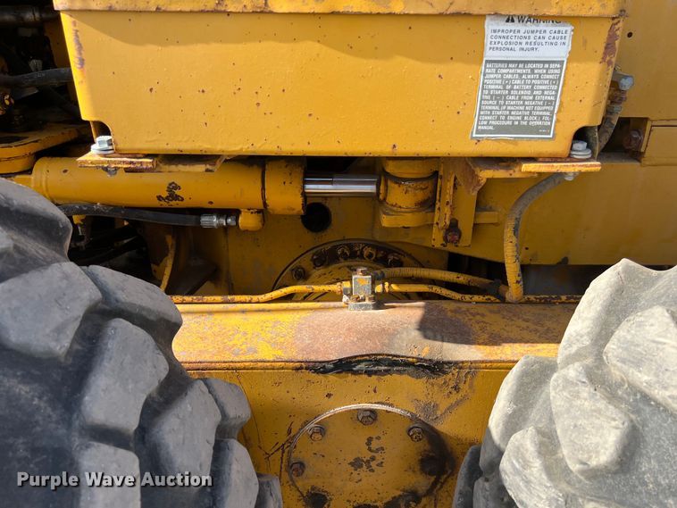 image for item DO2449 1983 Caterpillar 120G motor grader