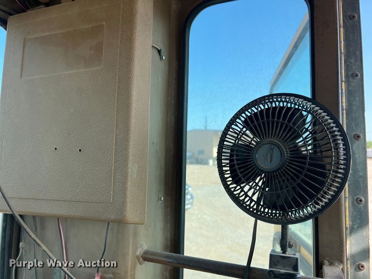 image for item DO2449 1983 Caterpillar 120G motor grader