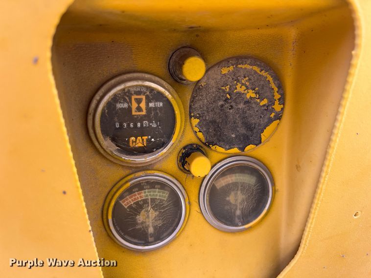 image for item DO2449 1983 Caterpillar 120G motor grader