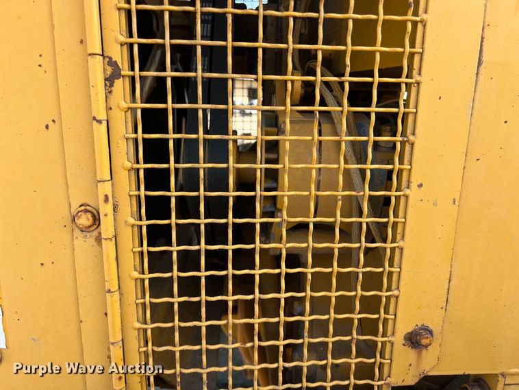 image for item DO2449 1983 Caterpillar 120G motor grader