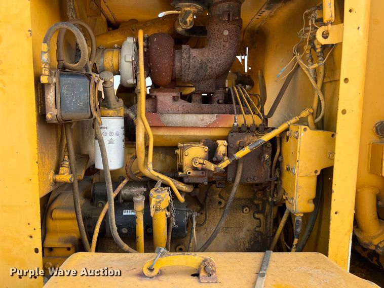image for item DO2449 1983 Caterpillar 120G motor grader