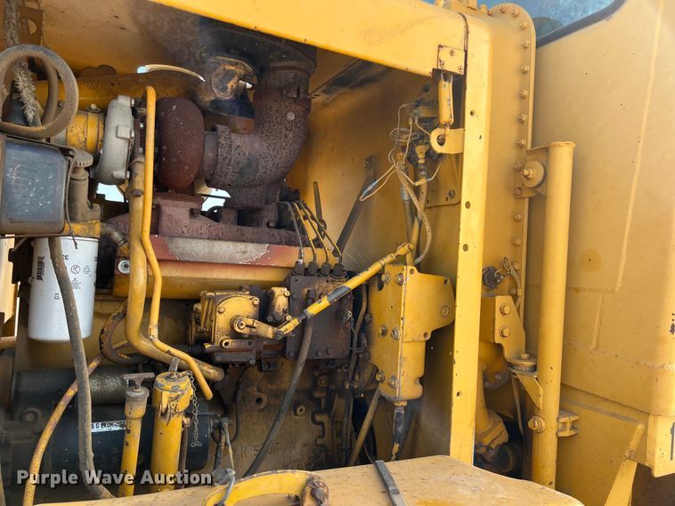 image for item DO2449 1983 Caterpillar 120G motor grader