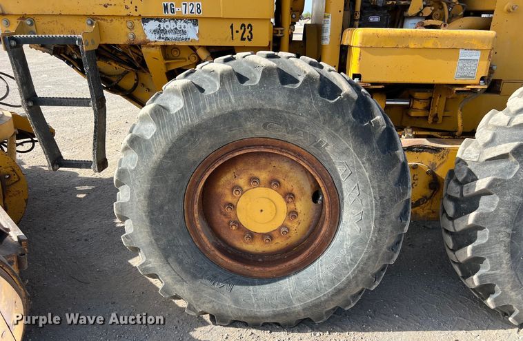 image for item DO2449 1983 Caterpillar 120G motor grader