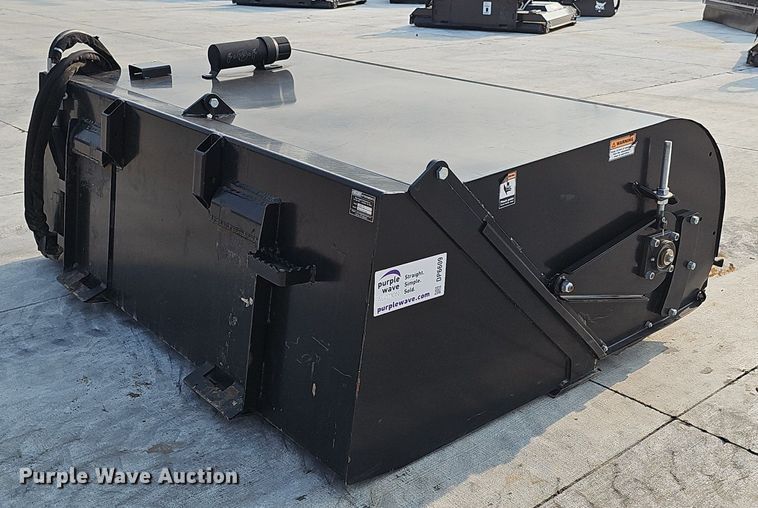 image for item DP6609 Haugen HPB72 skid steer broom