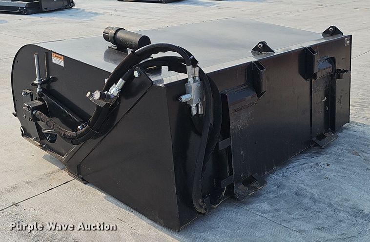 image for item DP6609 Haugen HPB72 skid steer broom