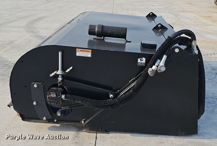 image for item DP6609 Haugen HPB72 skid steer broom