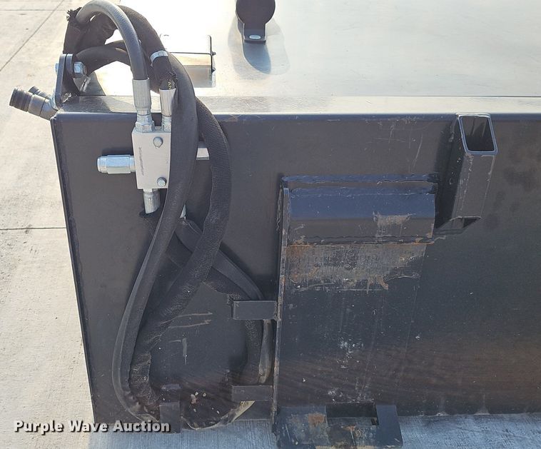 image for item DP6609 Haugen HPB72 skid steer broom