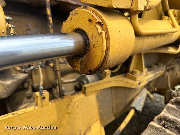 image for item DP8408 1982 Komatsu D31P-17 dozer