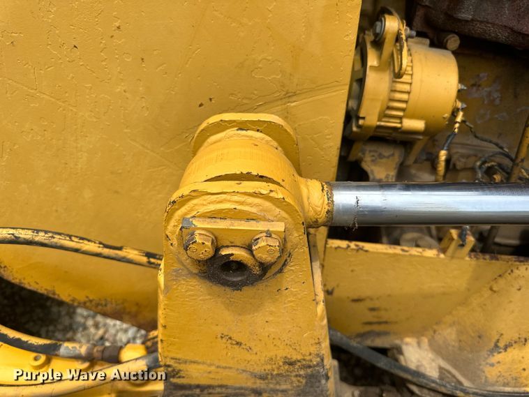 image for item DP8408 1982 Komatsu D31P-17 dozer