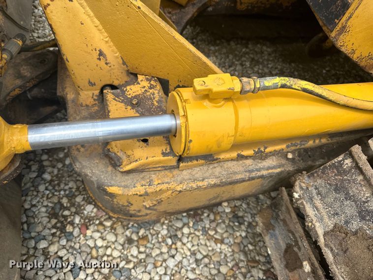 image for item DP8408 1982 Komatsu D31P-17 dozer