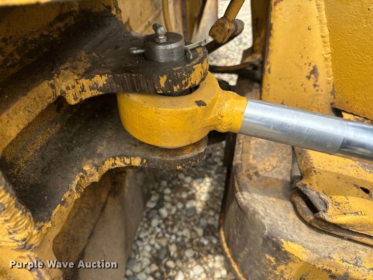 image for item DP8408 1982 Komatsu D31P-17 dozer