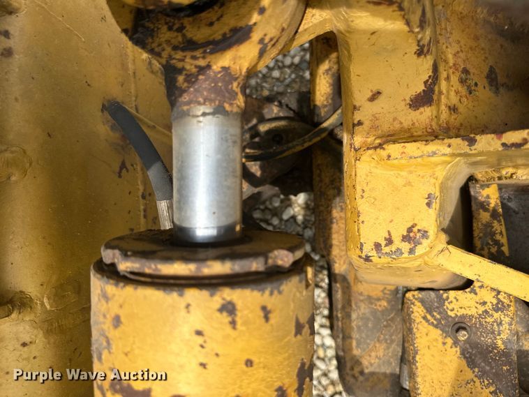 image for item DP8408 1982 Komatsu D31P-17 dozer