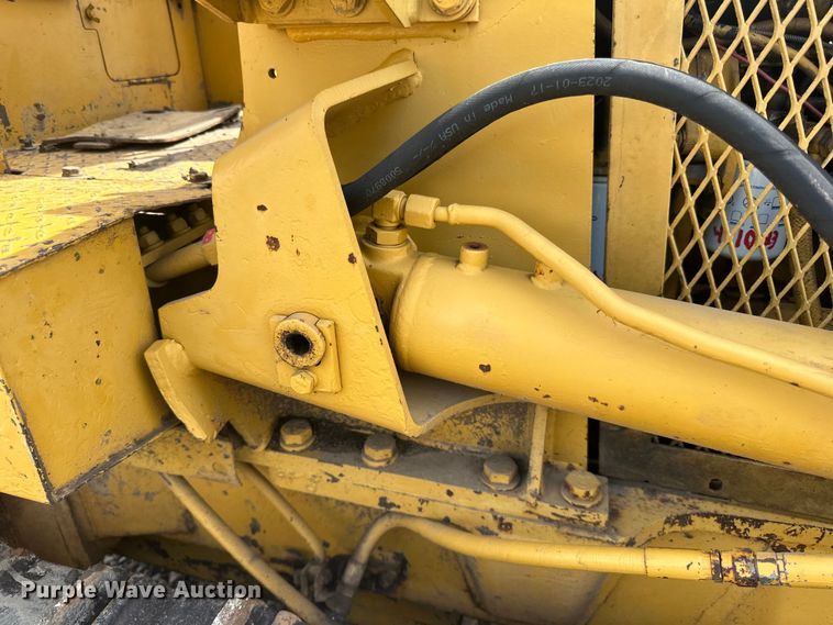 image for item DP8408 1982 Komatsu D31P-17 dozer