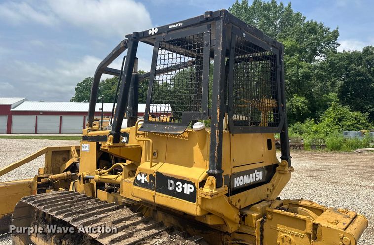 image for item DP8408 1982 Komatsu D31P-17 dozer