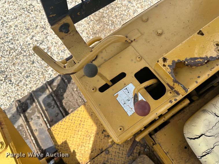 image for item DP8408 1982 Komatsu D31P-17 dozer