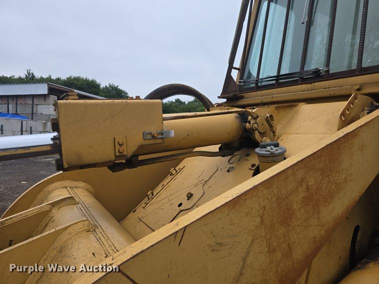image for item DQ4527 1990 Caterpillar 953 loader