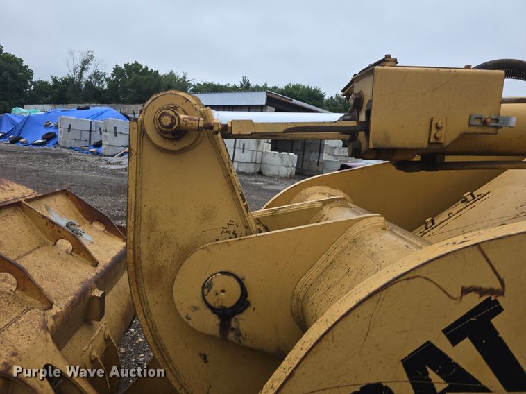 image for item DQ4527 1990 Caterpillar 953 loader
