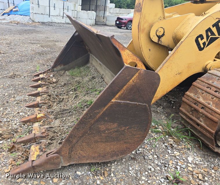 image for item DQ4527 1990 Caterpillar 953 loader
