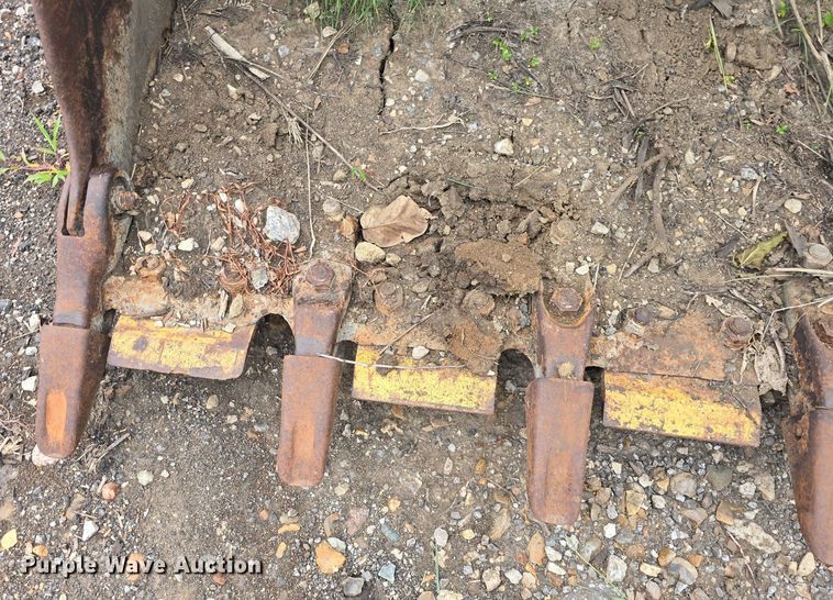 image for item DQ4527 1990 Caterpillar 953 loader