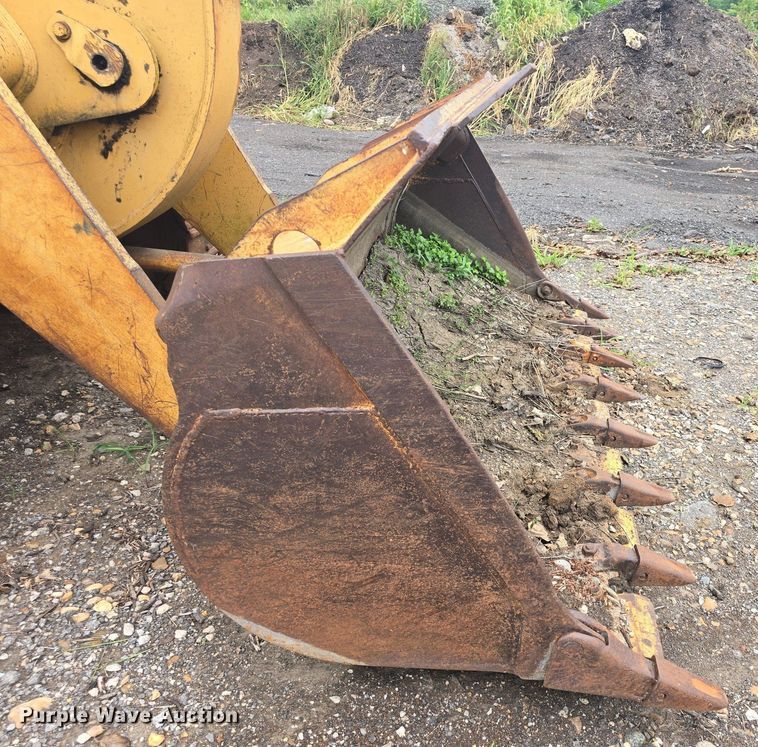 image for item DQ4527 1990 Caterpillar 953 loader