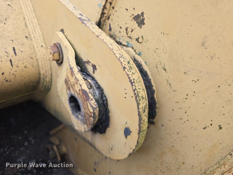 image for item DQ4527 1990 Caterpillar 953 loader