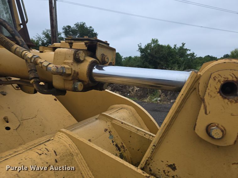 image for item DQ4527 1990 Caterpillar 953 loader