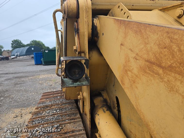 image for item DQ4527 1990 Caterpillar 953 loader