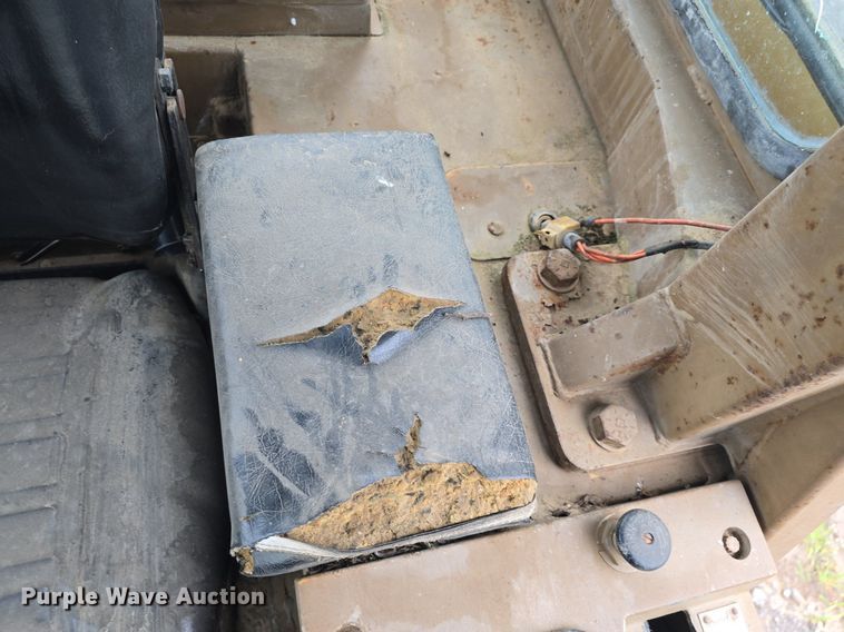 image for item DQ4527 1990 Caterpillar 953 loader