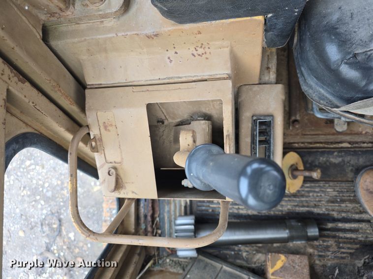 image for item DQ4527 1990 Caterpillar 953 loader