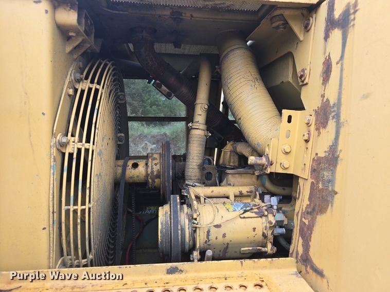 image for item DQ4527 1990 Caterpillar 953 loader