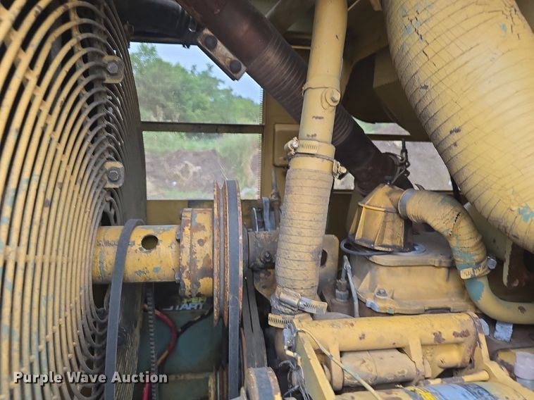 image for item DQ4527 1990 Caterpillar 953 loader