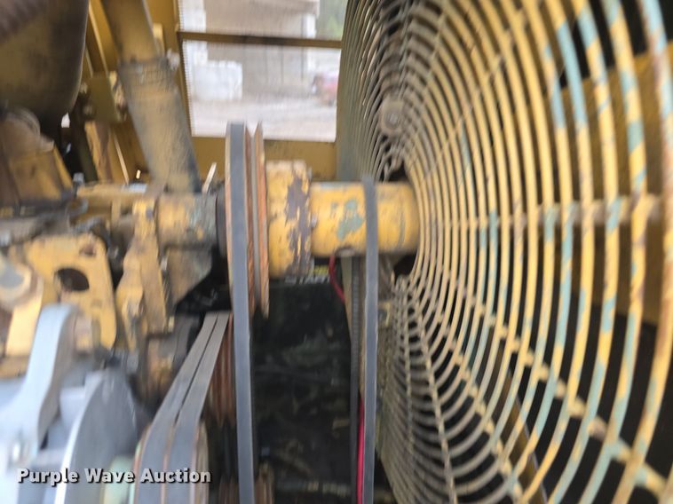 image for item DQ4527 1990 Caterpillar 953 loader