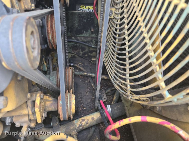 image for item DQ4527 1990 Caterpillar 953 loader