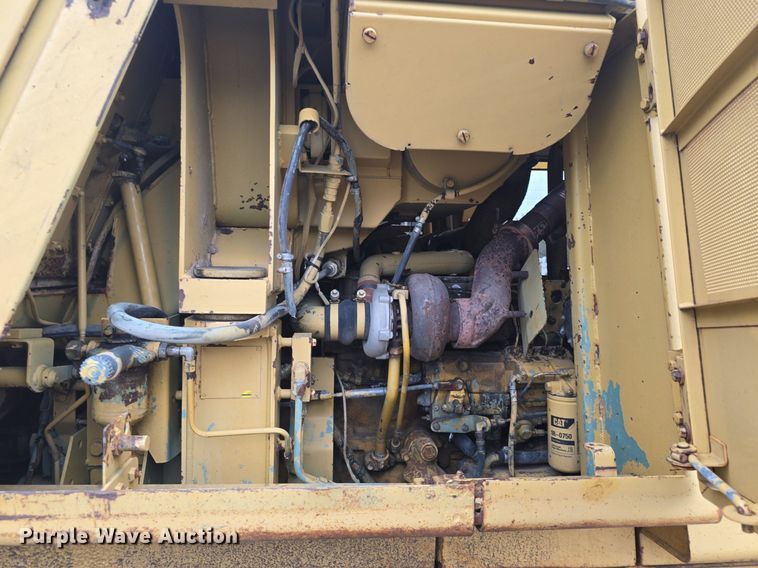 image for item DQ4527 1990 Caterpillar 953 loader