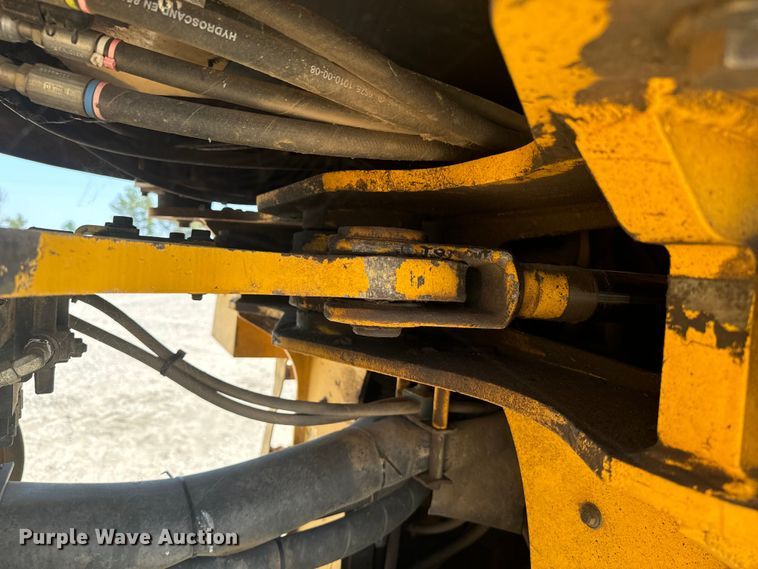 image for item DQ6924 2008 Volvo L90F wheel loader