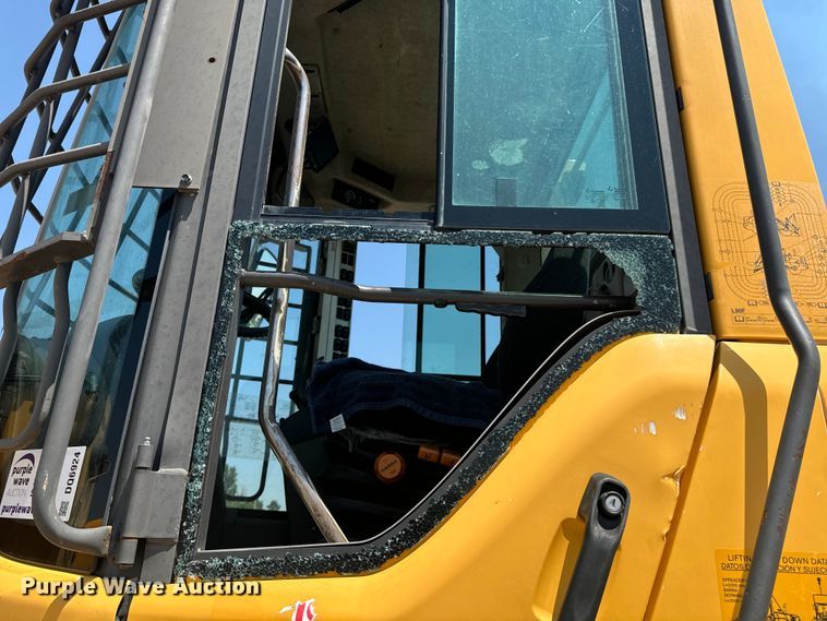 image for item DQ6924 2008 Volvo L90F wheel loader