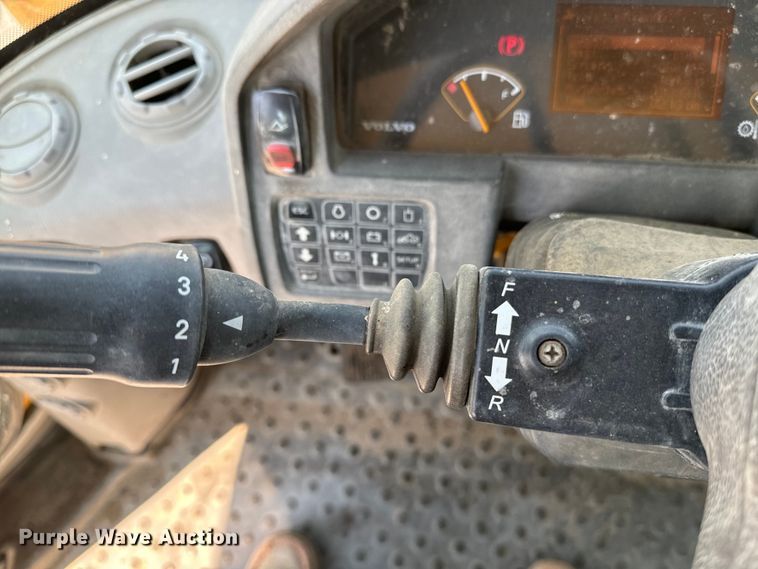 image for item DQ6924 2008 Volvo L90F wheel loader