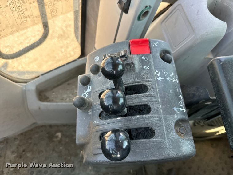 image for item DQ6924 2008 Volvo L90F wheel loader