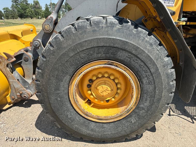 image for item DQ6924 2008 Volvo L90F wheel loader