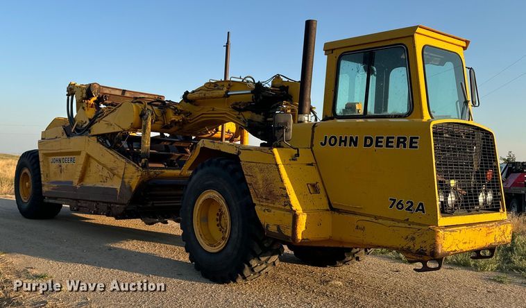 image for item DQ6946 1984 John Deere 762A elevating scraper