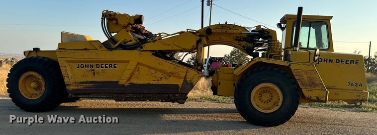 image for item DQ6946 1984 John Deere 762A elevating scraper